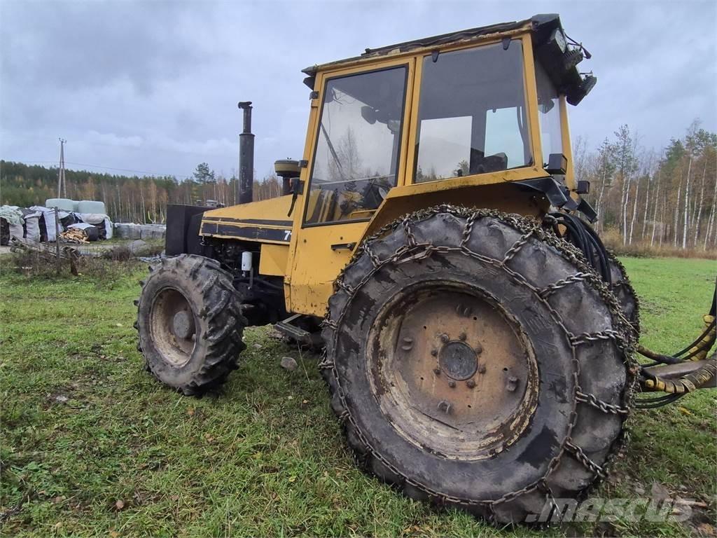 Valtra 715M Traktorid