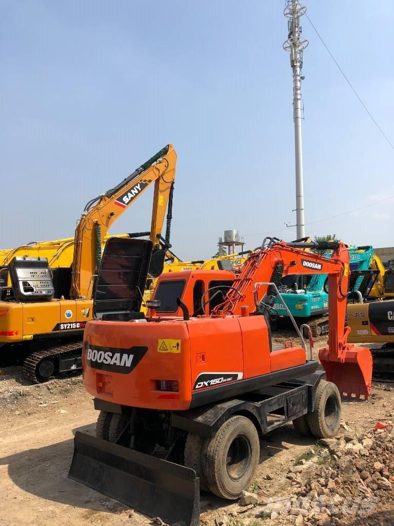 Doosan DX150W Ratasekskavaatorid