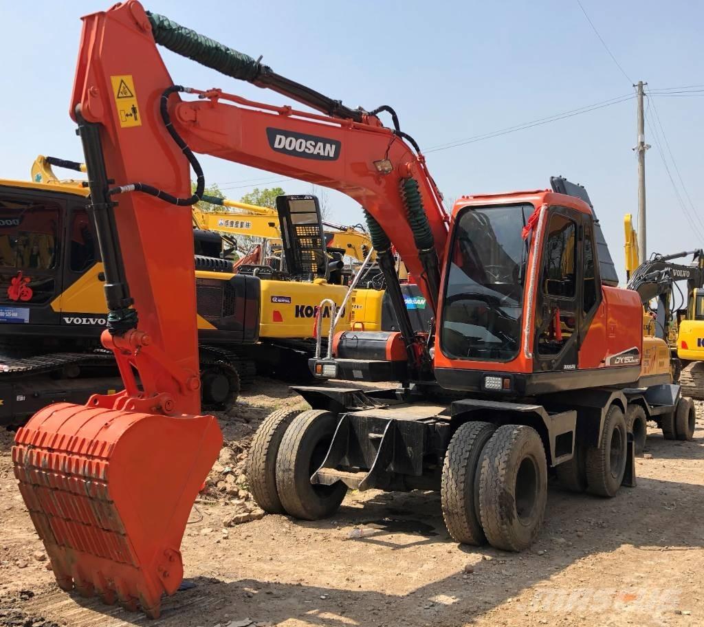 Doosan DX150W Ratasekskavaatorid