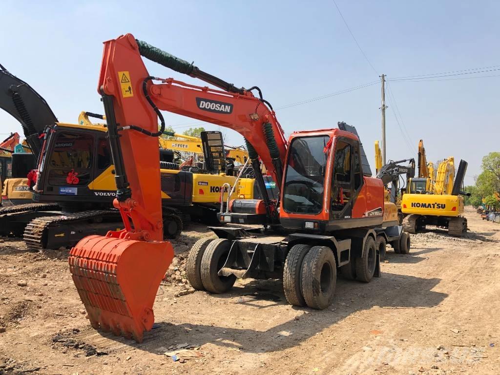 Doosan DX150W Ratasekskavaatorid