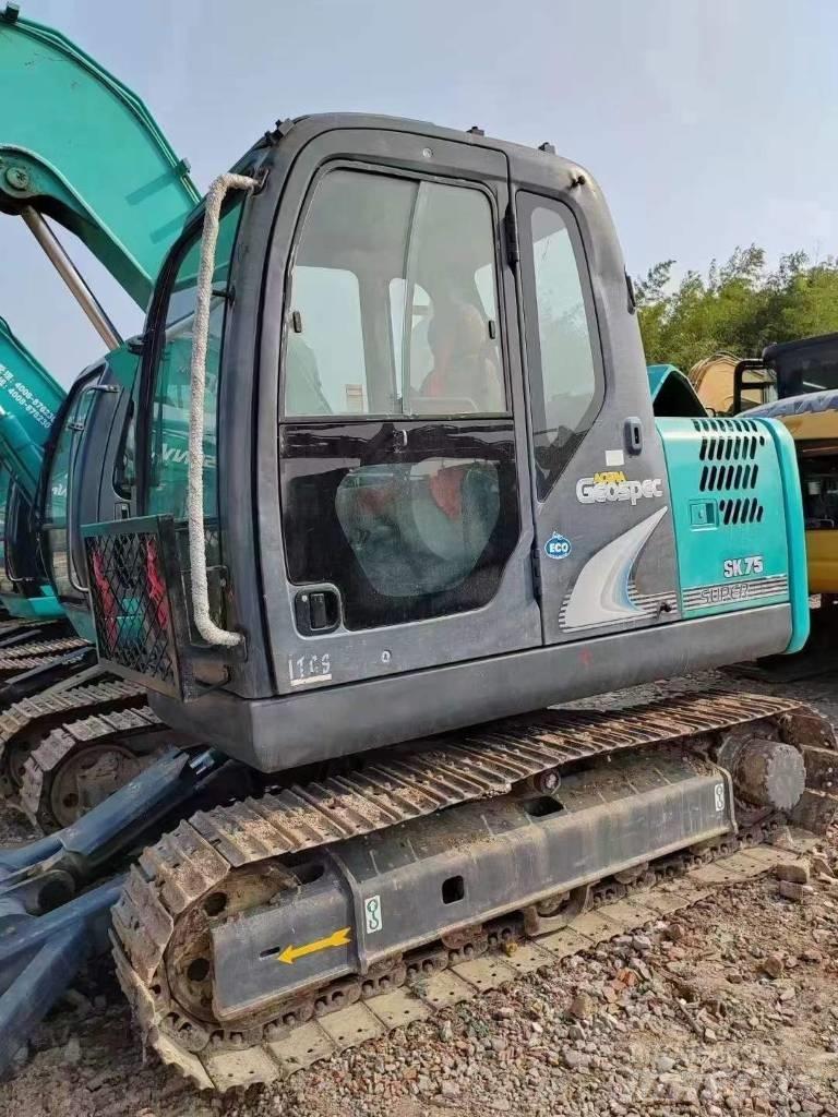 Kobelco SK 75 Roomikekskavaatorid