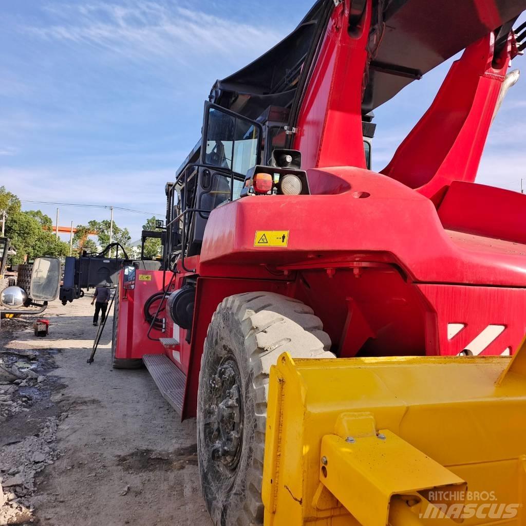 Kalmar DRT 450 Konteineritõstukid
