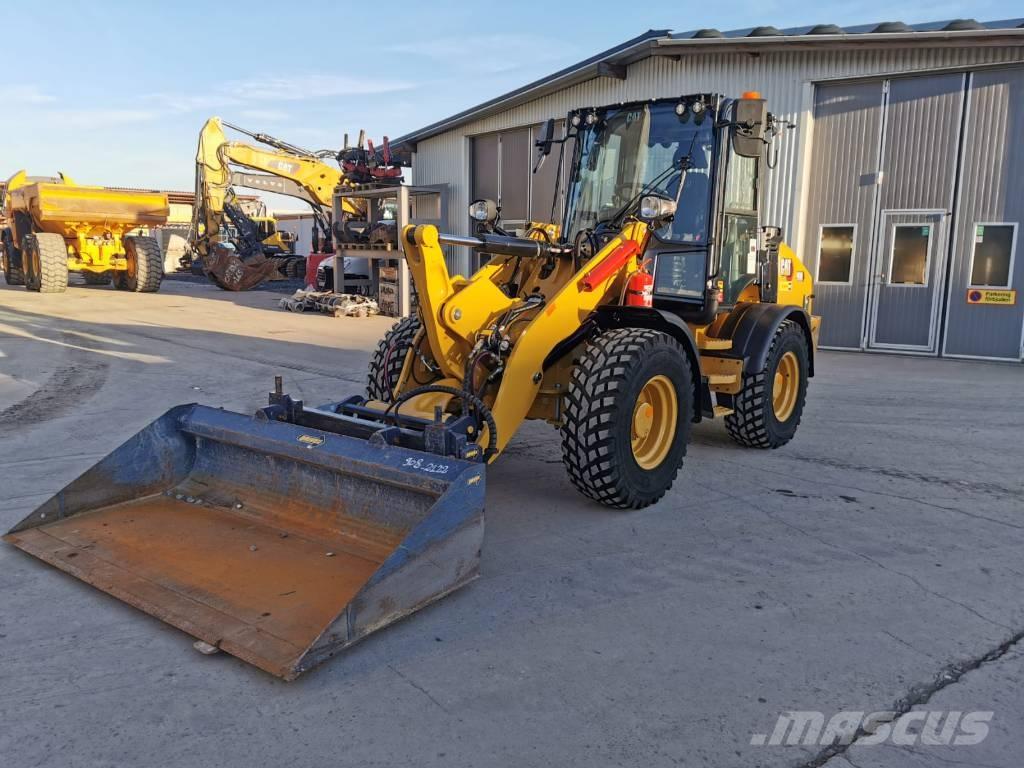 CAT 908 Rataslaadurid