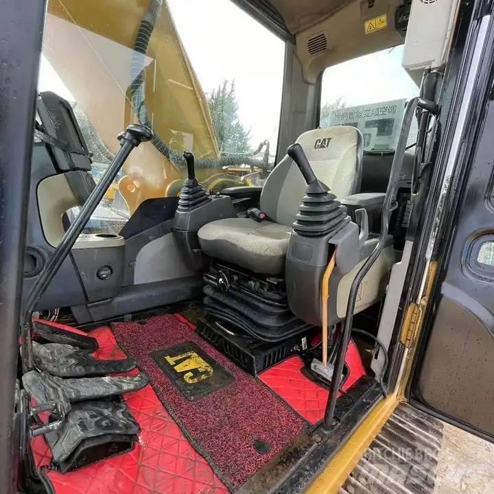 CAT 330D2 Roomikekskavaatorid