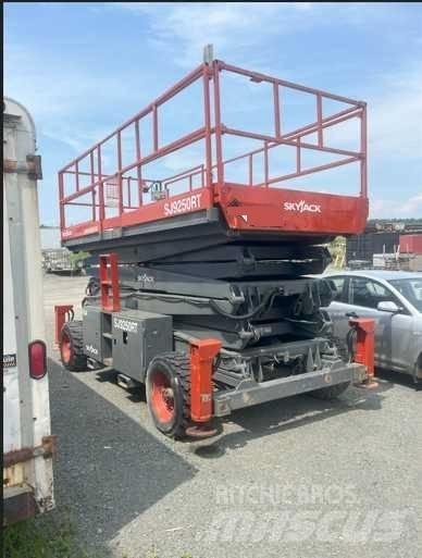 SkyJack SJ 9250 Käärtõstukid