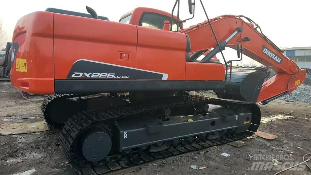 Doosan DX 225 LC Roomikekskavaatorid