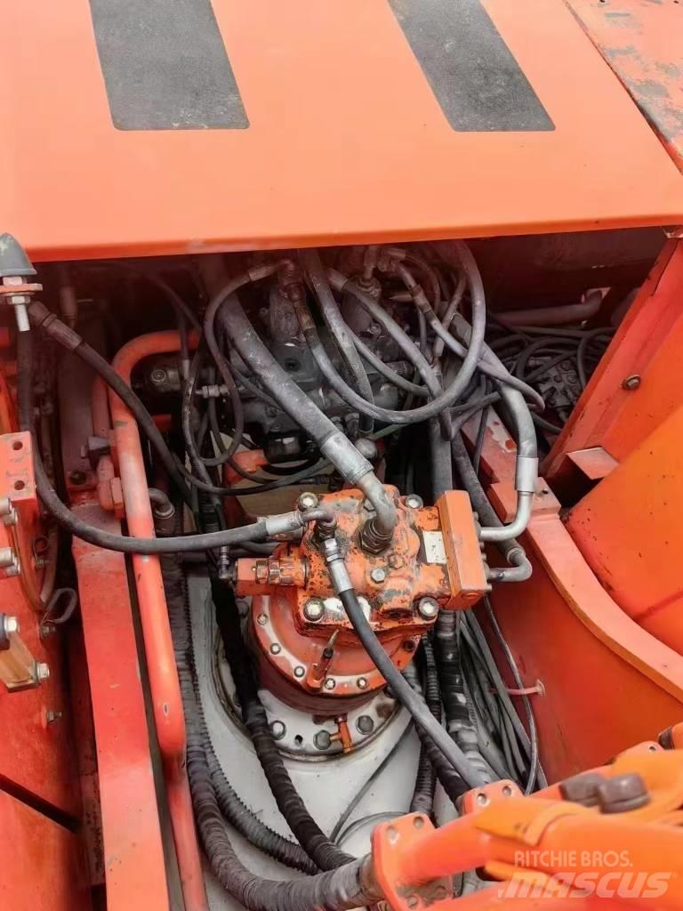 Doosan 225-7 Roomikekskavaatorid