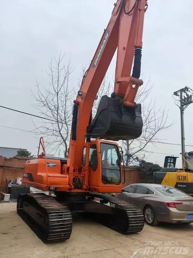 Doosan 225-7 Roomikekskavaatorid