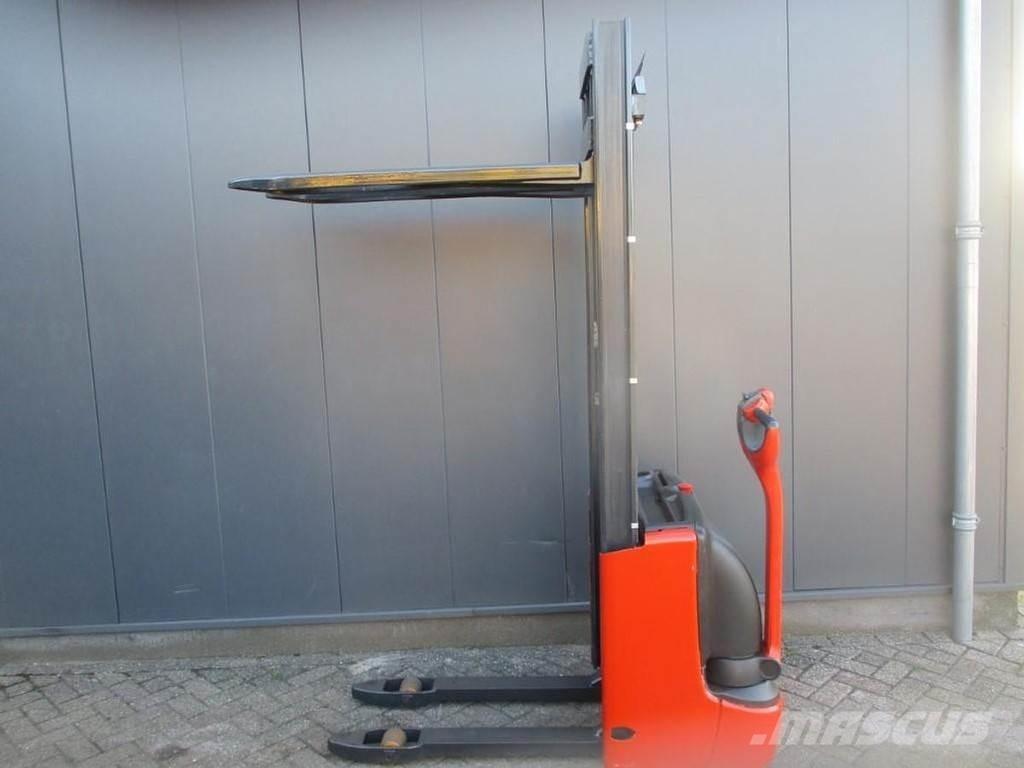 Linde L 10 Järelkäidavad virnastajad
