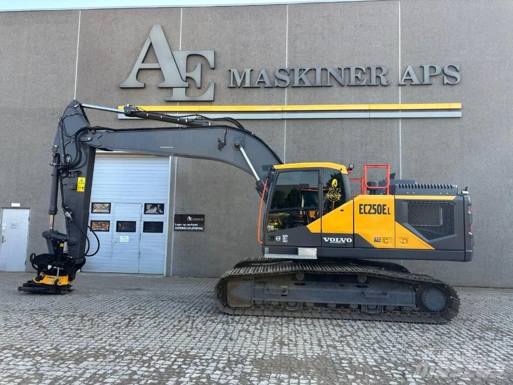 Volvo EC 250 EL Roomikekskavaatorid