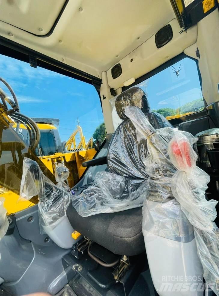 Komatsu PC 138 US Roomikekskavaatorid