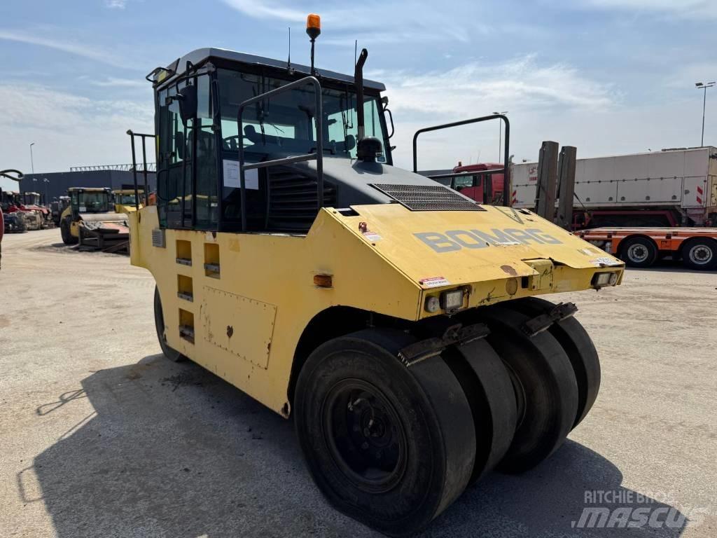 Bomag BW 24 R Pneumorehvidega rullid