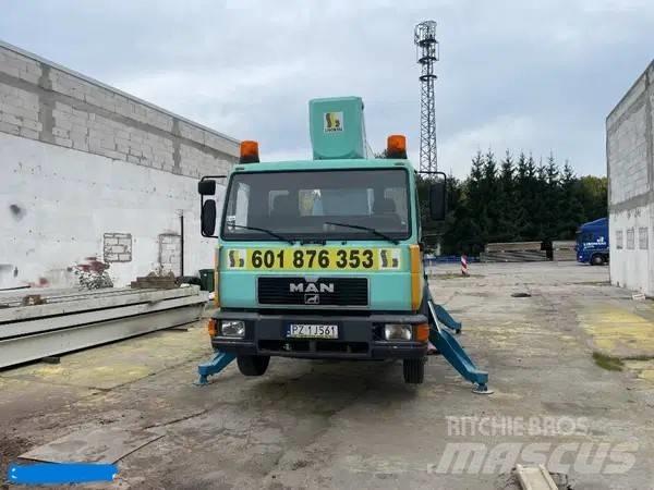 Wumag WT300 Auto korvtõstukid