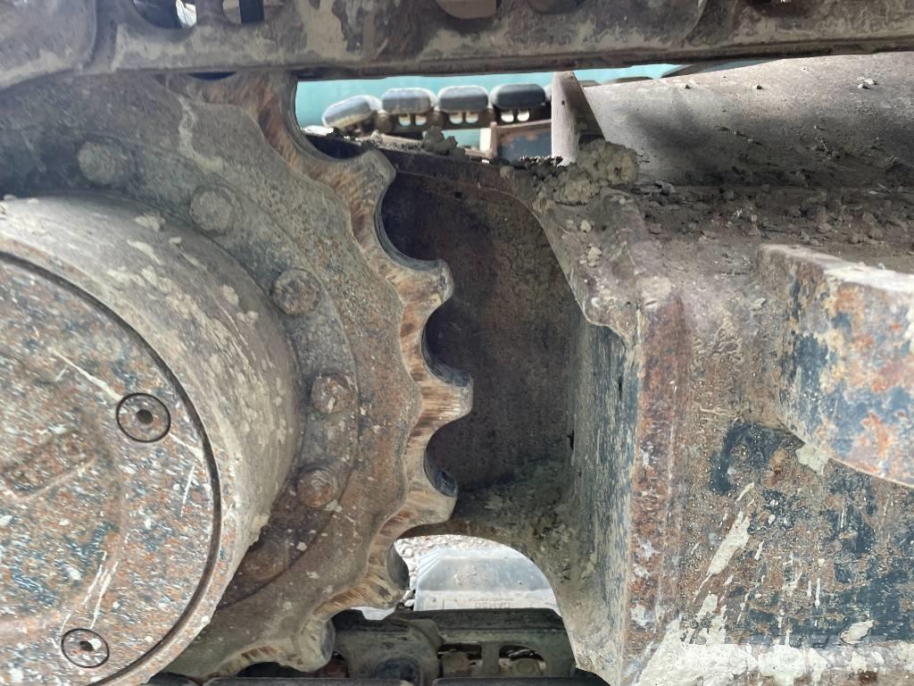 Komatsu PC 80 MR-5E0 Väikeekskavaatorid 7t-12t