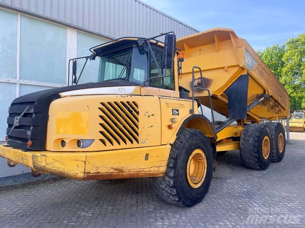 Volvo A25E Liigendraamiga pinnaseveokid