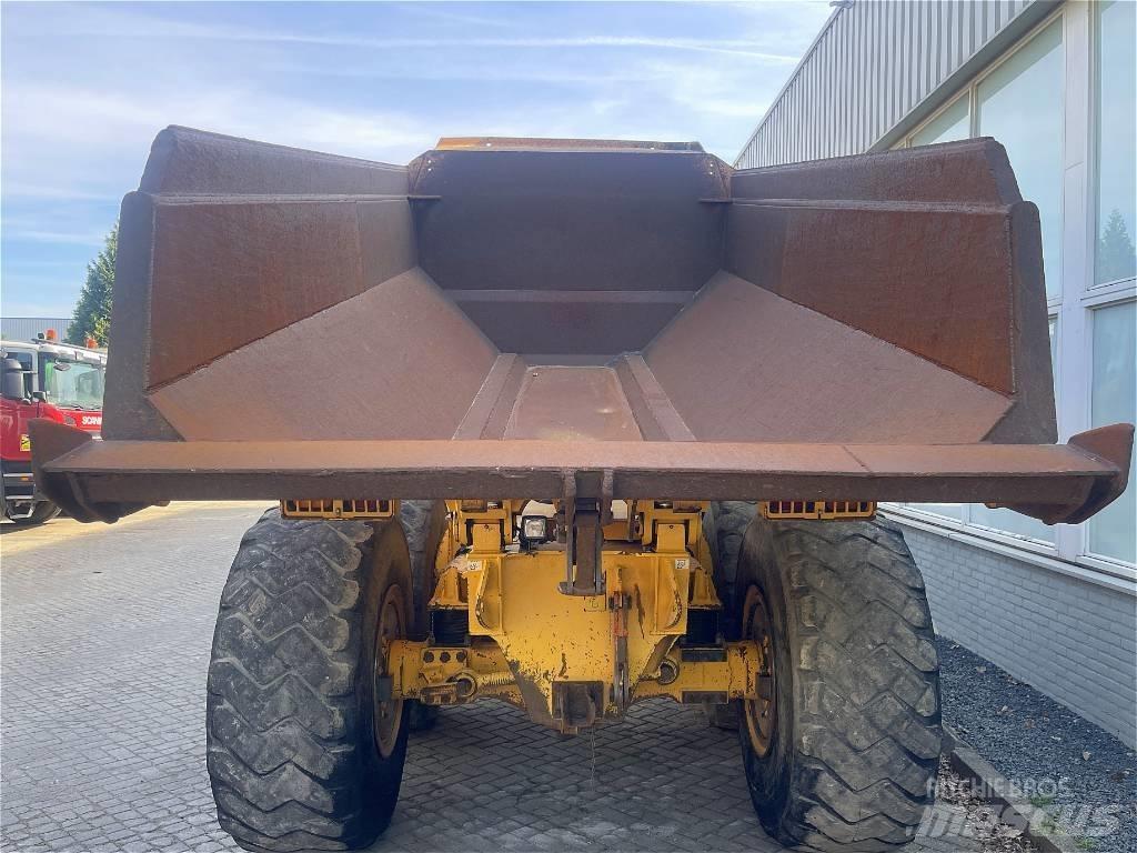 Volvo A25E Liigendraamiga pinnaseveokid