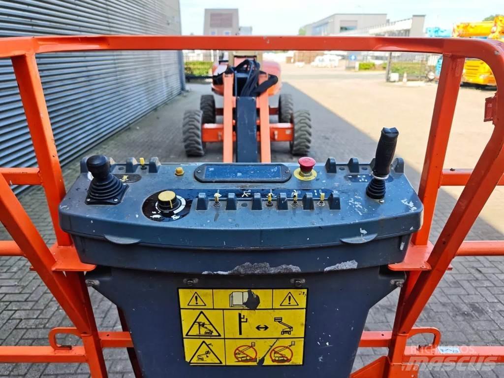 JLG E600 JP Iseliikuvad poomtõstukid