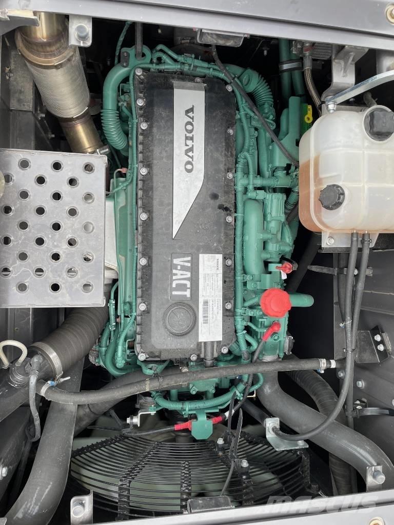 Volvo EC250E Roomikekskavaatorid