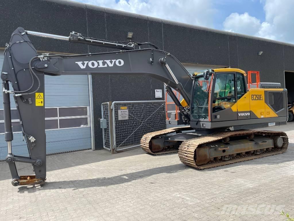 Volvo EC250E Roomikekskavaatorid