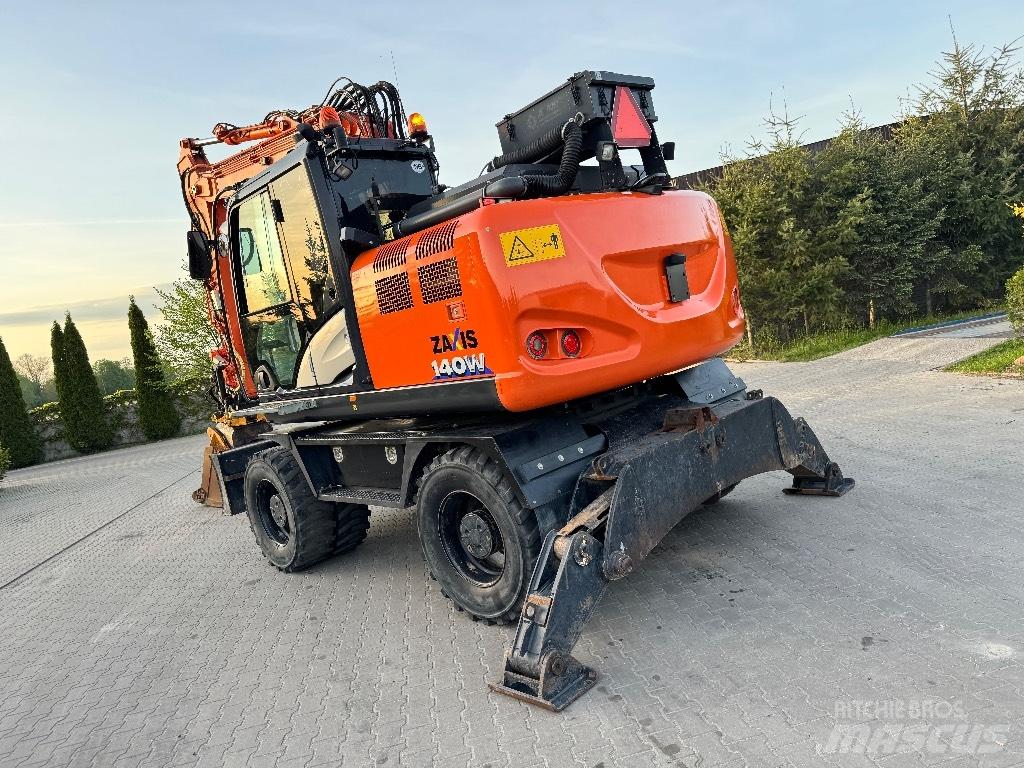 Hitachi ZX 140 W-6 Ratasekskavaatorid
