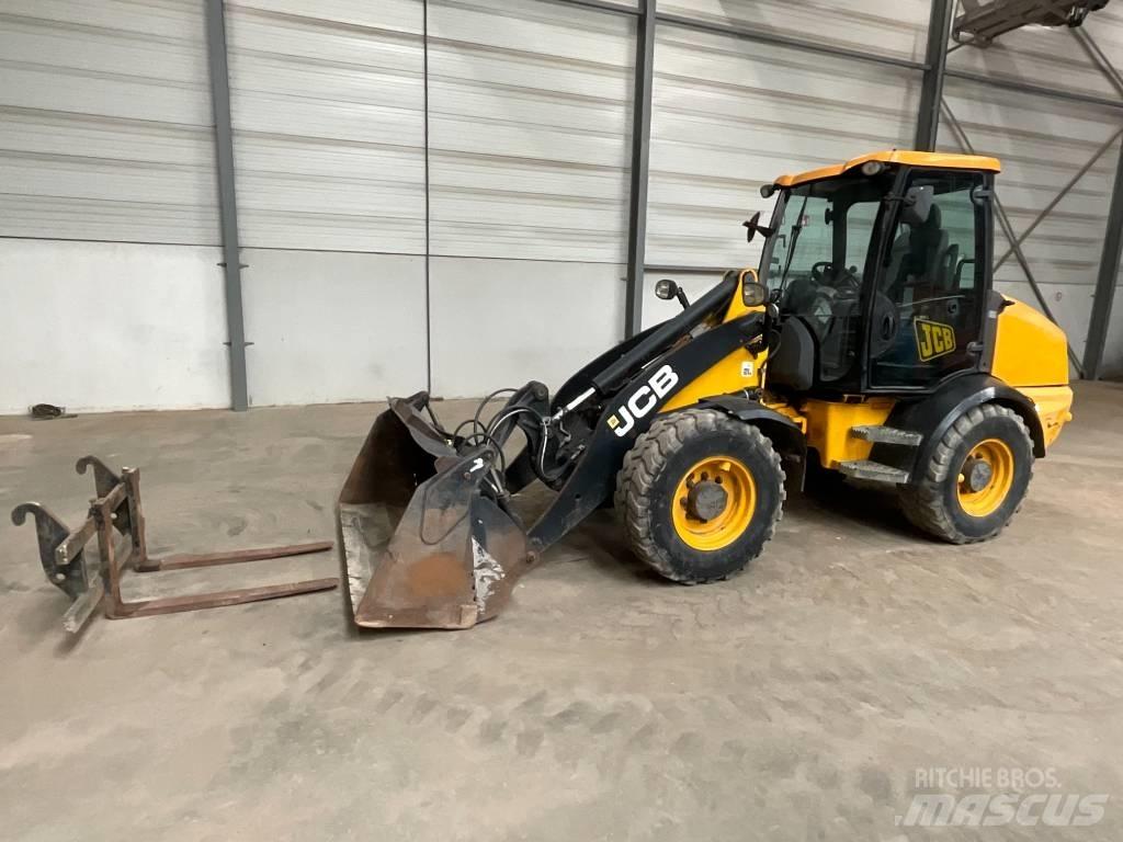 JCB 409 Rataslaadurid