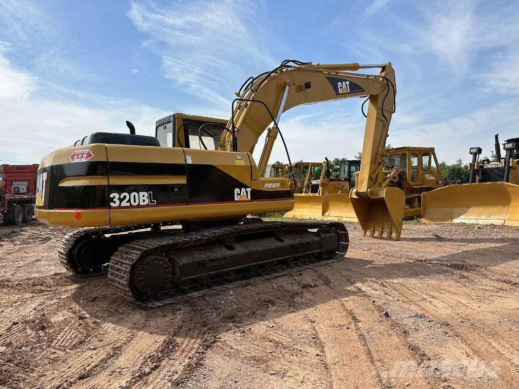 CAT 320 B Roomikekskavaatorid