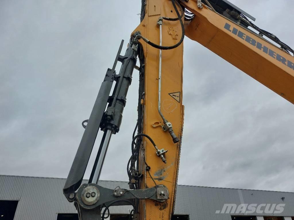 Liebherr R 936 LC Roomikekskavaatorid