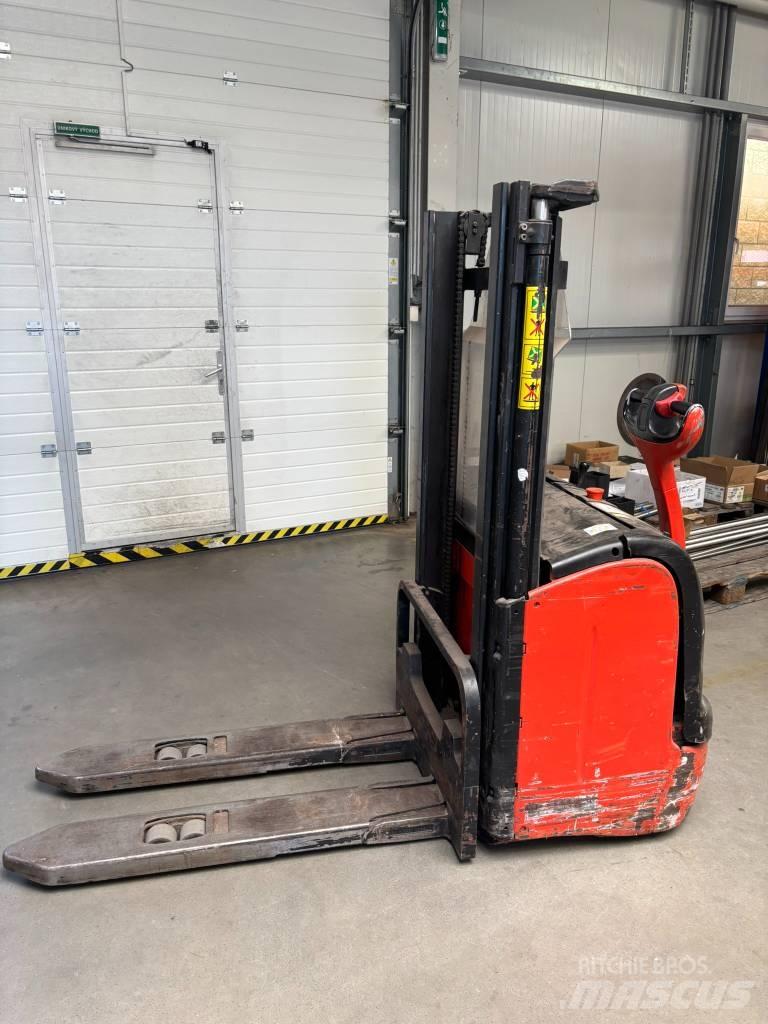 Linde L16 Järelkäidavad virnastajad
