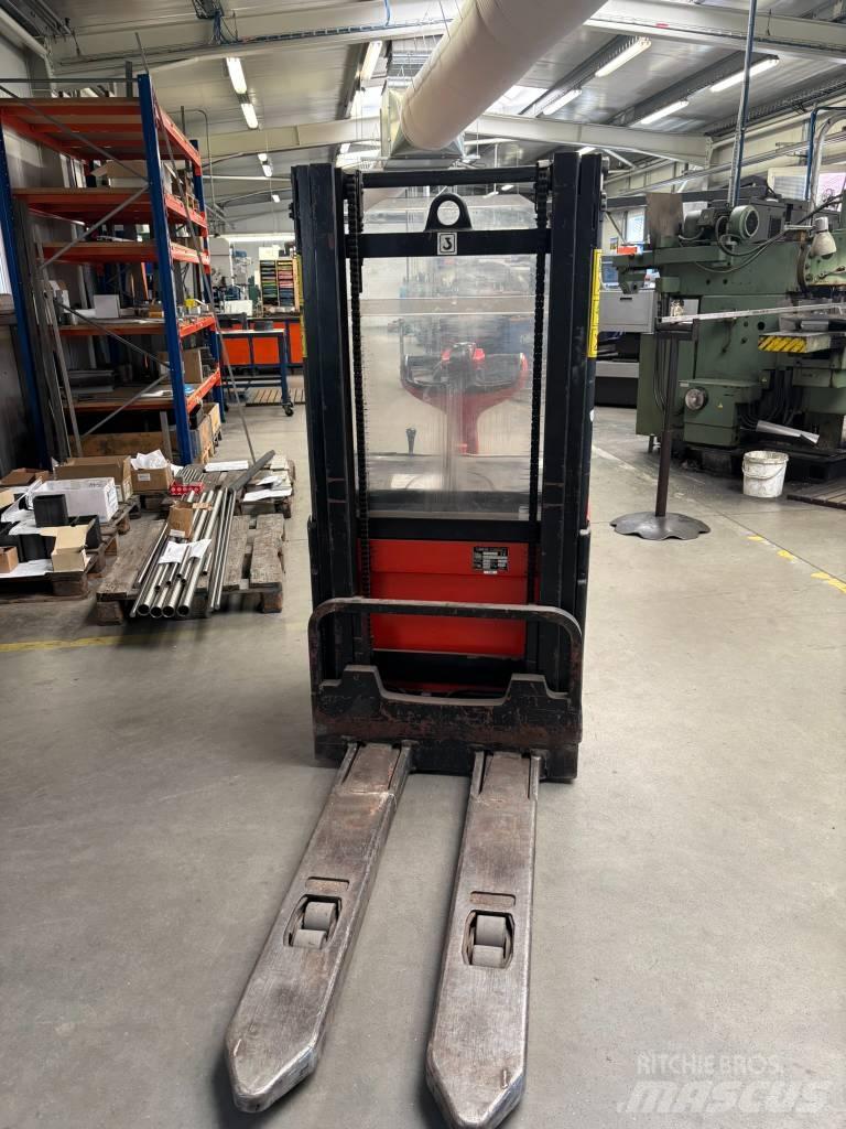 Linde L16 Järelkäidavad virnastajad