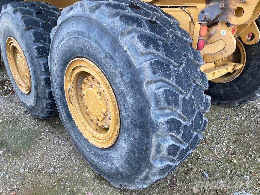 CAT 730 C Liigendraamiga pinnaseveokid