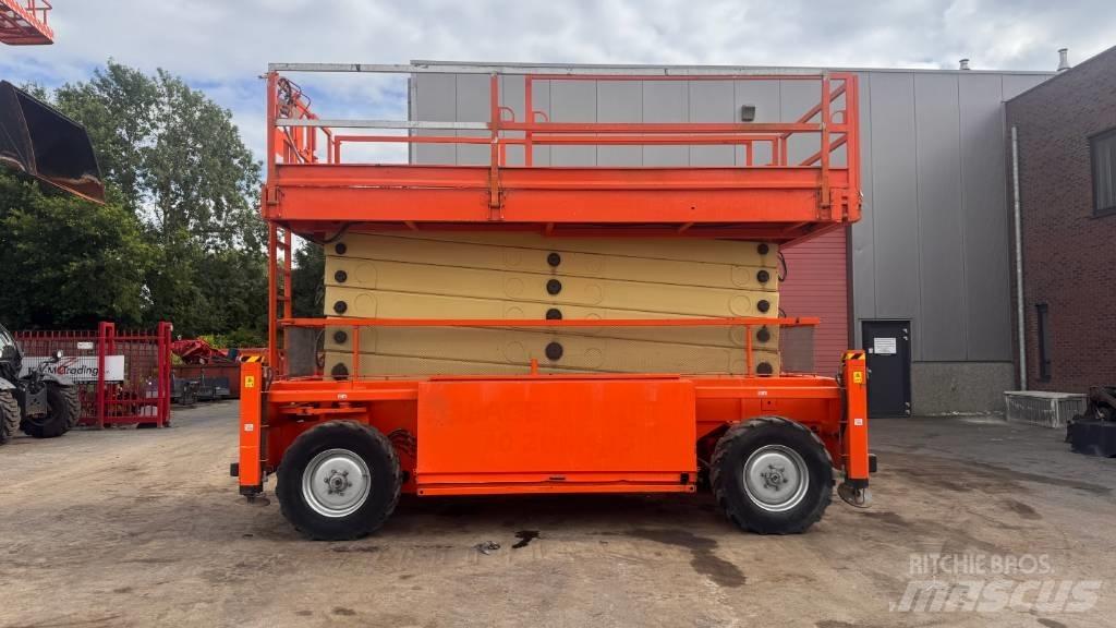 JLG 245-25 Käärtõstukid