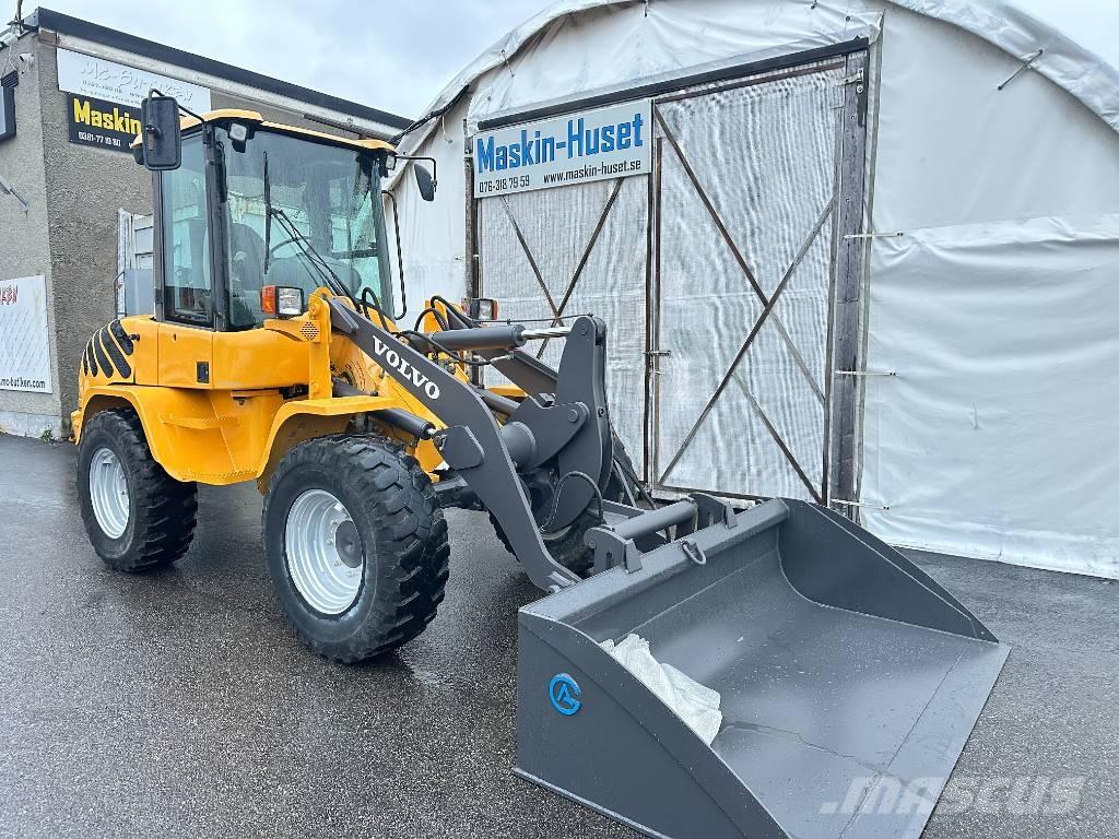 Volvo L30B Rataslaadurid