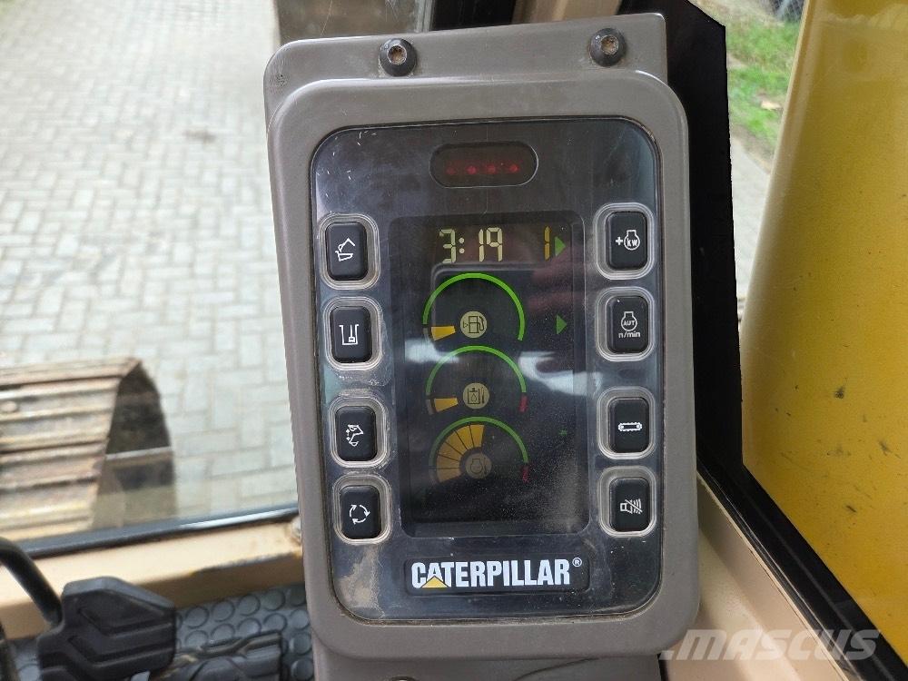 CAT 320BL Roomikekskavaatorid