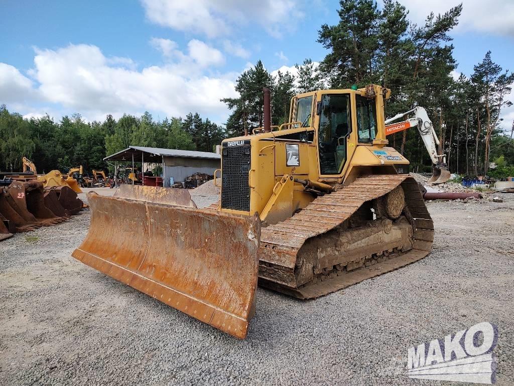 CAT D 6 N LGP Buldooserid