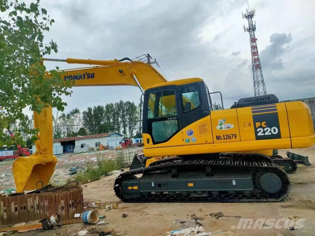 Komatsu PC 220 Roomikekskavaatorid