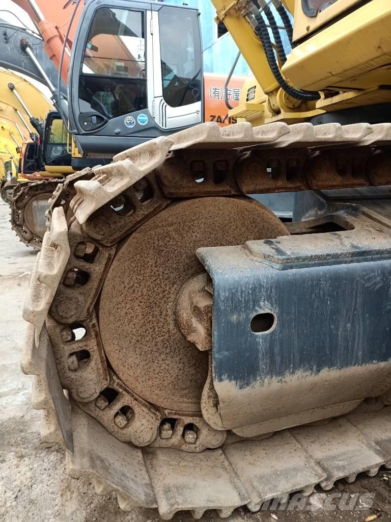Komatsu PC400-7 Roomikekskavaatorid