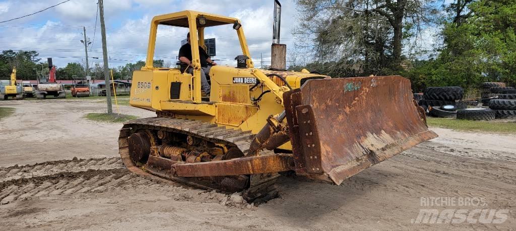 John Deere 850 B Buldooserid