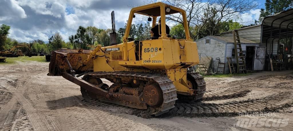 John Deere 850 B Buldooserid