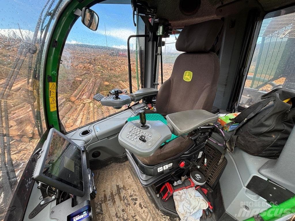John Deere 1270G 8WD Harvesterid