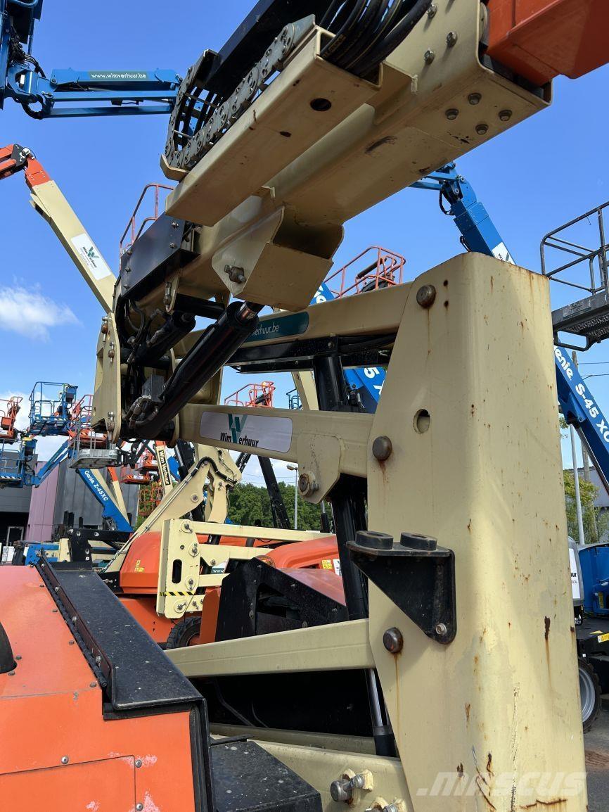 JLG 340AJ (4972) Iseliikuvad poomtõstukid