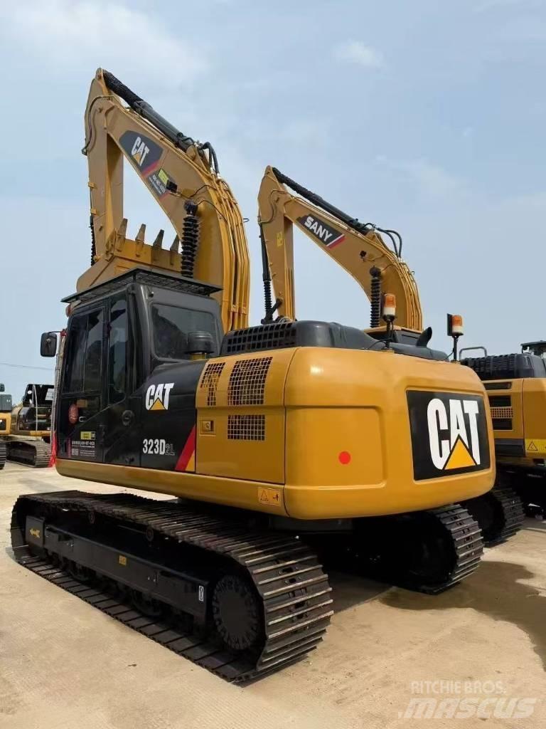 CAT 323D2L Roomikekskavaatorid