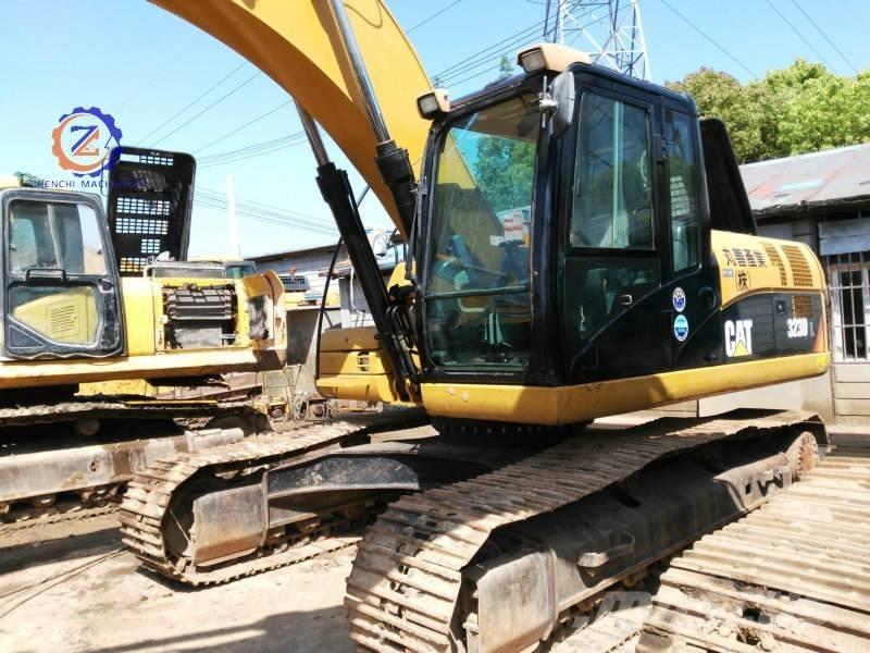 CAT 323 D L Roomikekskavaatorid