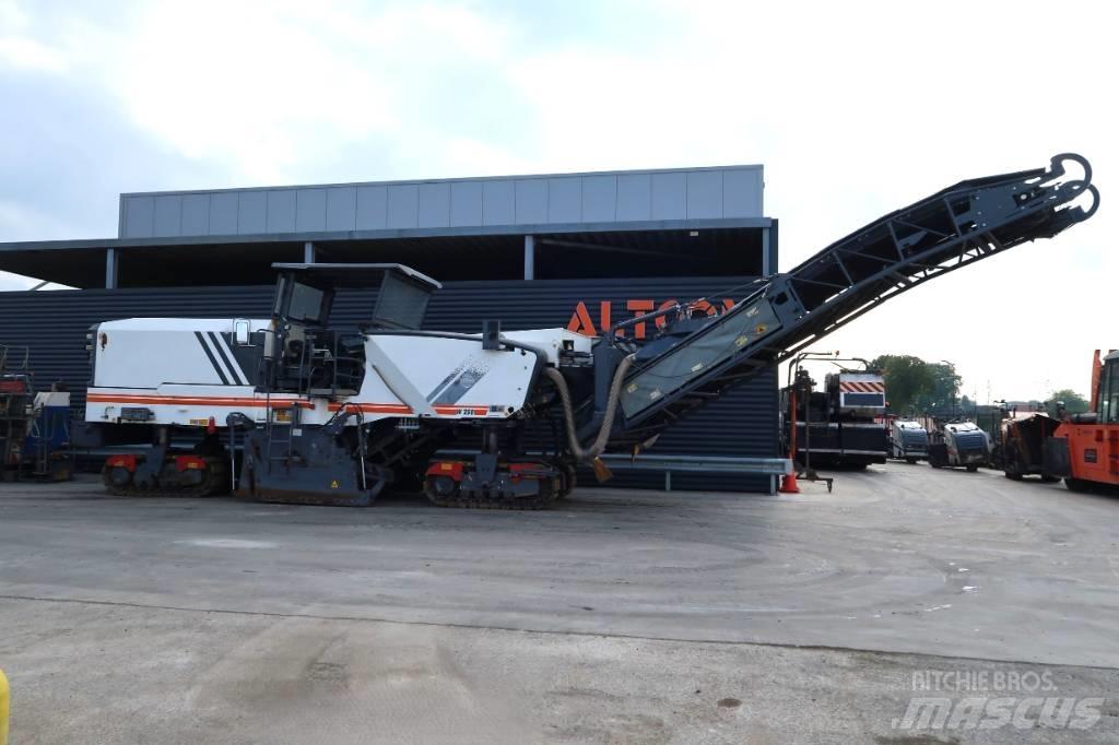 Wirtgen W250 Asfaldi külmfreesimise masinad