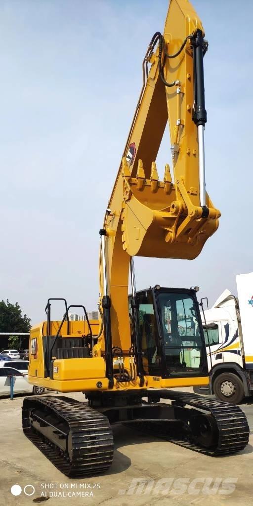 CAT 320 Roomikekskavaatorid