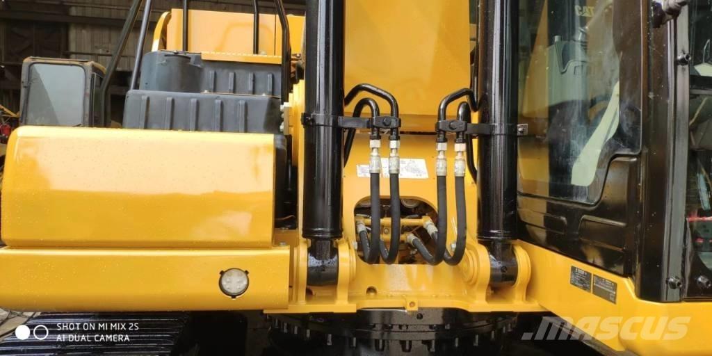 CAT 320 Roomikekskavaatorid