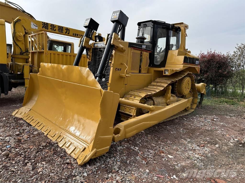 CAT D7H Buldooserid