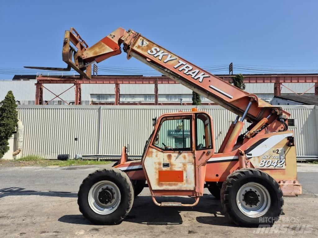 SkyTrak 8042 Teleskooplaadurid