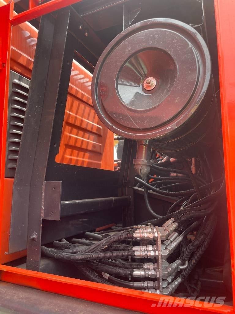 Doosan DX225LCA Roomikekskavaatorid