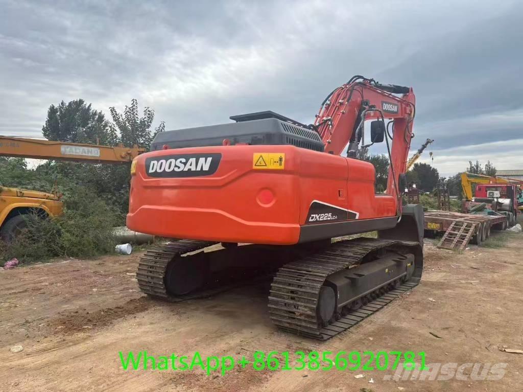 Doosan DX 225 Roomikekskavaatorid