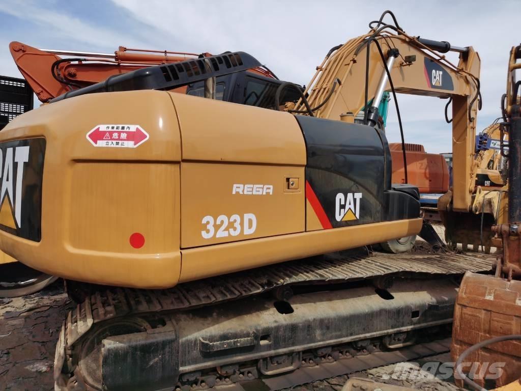 CAT 323D Roomikekskavaatorid